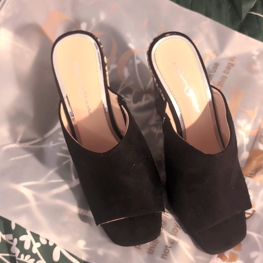 Black Slide on Pumps Size 9 New